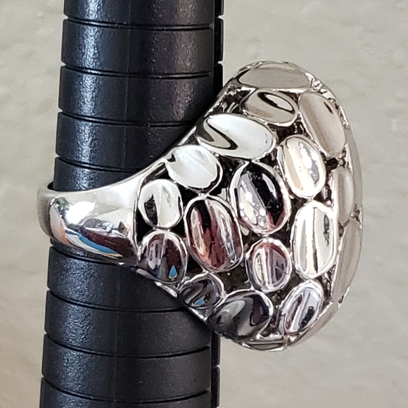 Lia Sophia Quarry Retired Ring - Picture 4 of 5